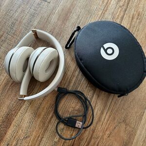 Beats by Dre Solo3 Wireless On-Ear Headphones